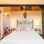 La Casa Del Medio
