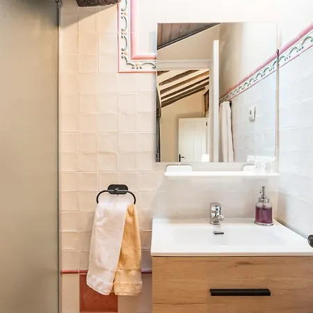 La Casa Del Medio * 圣维森特-德拉巴尔克拉