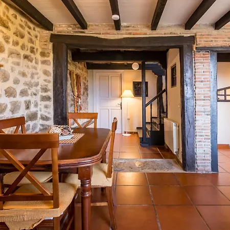 La Casa Del Medio *